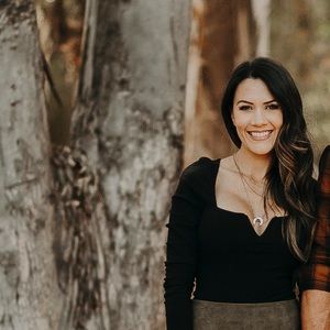 Meet your Posher, Caitlin